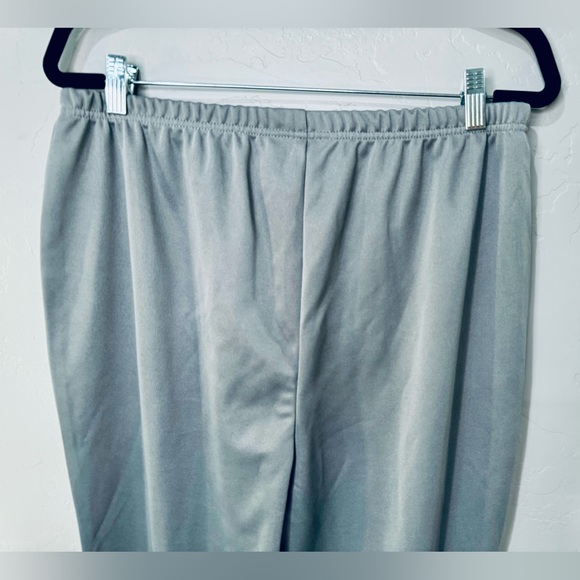 NEW Woman Within High Waisted Straight Cut Trousers Creased Gray Stretch SZ 18 - Picture 6 of 16